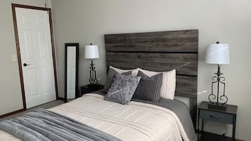 2 bedrooms, iron/ironing board, WiFi, bed sheets