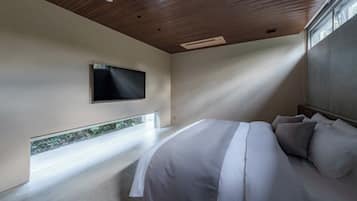 1 bedroom, desk, free WiFi, bed sheets
