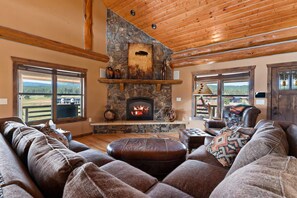 TV, fireplace, DVD player - Gorgeous lodge with mountain views, fireplace, game room, hot tub & grill (Sturgis)