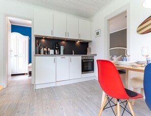 Apartment | Private kitchen | Highchair - Ferienwohnung in Vollerwiek Direkt am Nordseedeich (Vollerwiek)