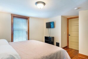 3 عدّة غرف نوم ومكواة/لوح كي وواي فاي مجانًا وملاءات أسرّة