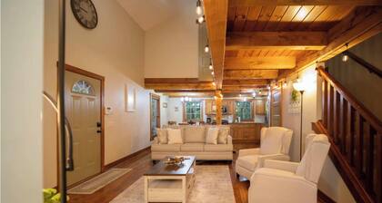 Amish Country Retreat w/ Hot Tub & Fenced Yard