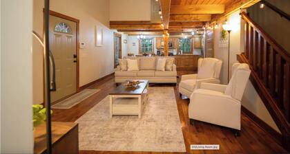 Amish Country Retreat w/ Hot Tub & Fenced Yard