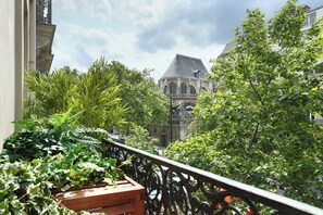 Apartment | Property grounds - Lovely and new Apartment Center of Paris (Paris)