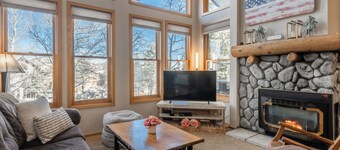 Family Friendly Condo w Views Spa 608