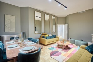 Living area - Sublim Apartment Arc de Triomphe/ Trocadero (Paris)