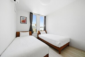 Deluxe House | 4 bedrooms, iron/ironing board, free WiFi - MIST (Sapporo)