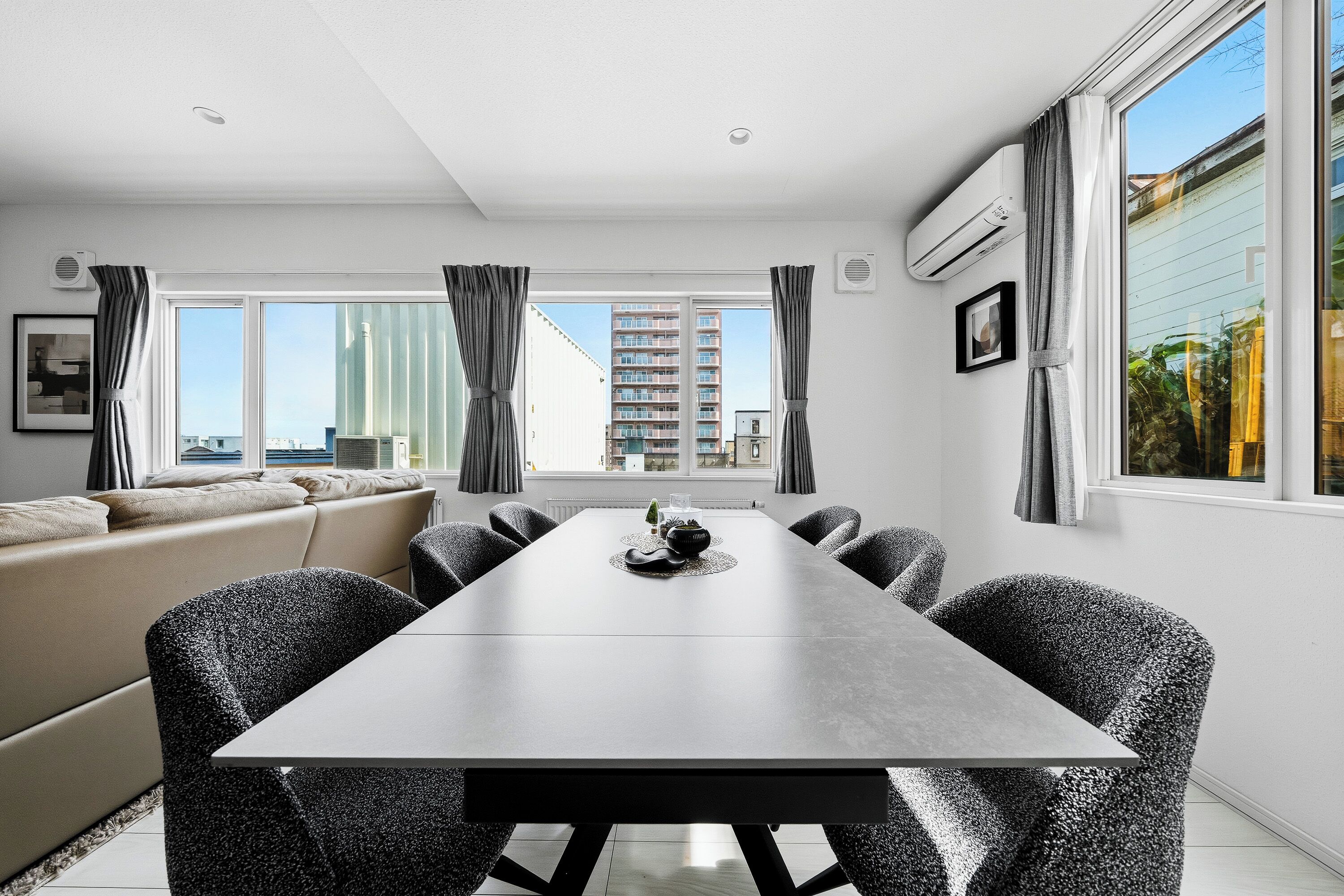 Deluxe House | In-room dining