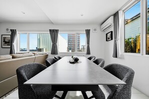 Casa Deluxe | Servicio de comidas en la habitación