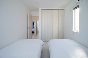 4 habitaciones, tabla de planchar con plancha y wifi gratis