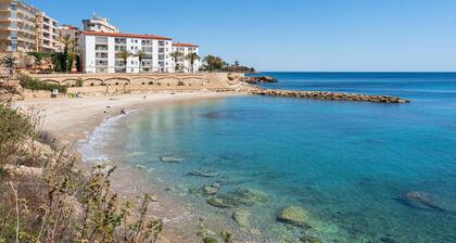 Apartment with pool and sea views 200m beach