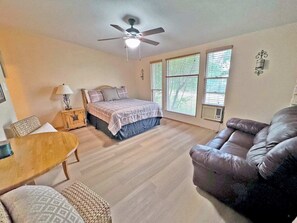 4 bedrooms, free WiFi, bed sheets