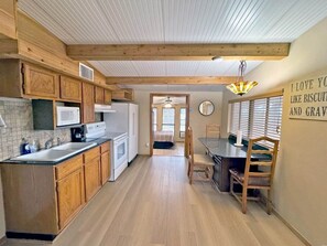 Fridge, microwave, oven, stovetop - Lake Buchanan Lodge | Large Outdoor Area w/Firepit (Burnet)