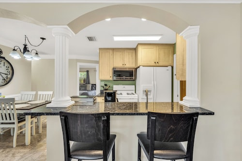 Tropical Pool Home with Grill & Firepit! Close to Downtown, Pinecraft & Beaches!