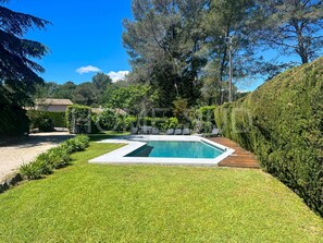 Pool - Beautiful villa with pool in a green and secured domain (Roquefort-les-Pins)