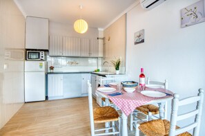 Fridge, coffee/tea maker, electric kettle, toaster