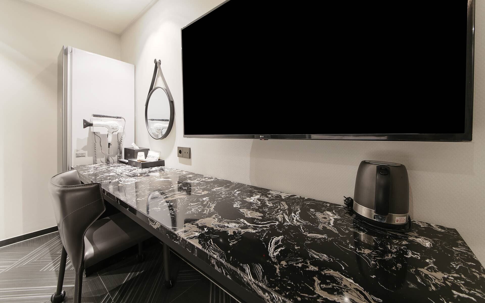 Panoramic Double Room, Non Smoking, River View | Individually decorated, individually furnished, desk, laptop workspace