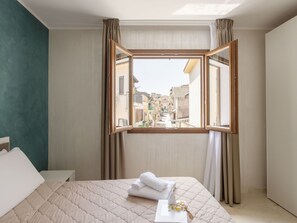 1 bedroom, travel crib, free WiFi