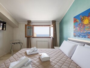 1 bedroom, iron/ironing board, travel crib, free WiFi - Nice apartment for 4 people with WIFI, A/C, TV and terrace (Balestrate-foce)