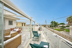 Family House, Multiple Bedrooms, 2 Bathrooms (Villa Na' Lu' 2 With Sea View) | Outdoor dining - Villa Na' Lu' 1 With Sea View (Lecce)