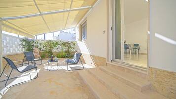 Standard-Haus, 2 Schlafzimmer, Klimaanlage, Meerseite (Villa Na' Lu' 1 with sea view) | Terrasse/Patio
