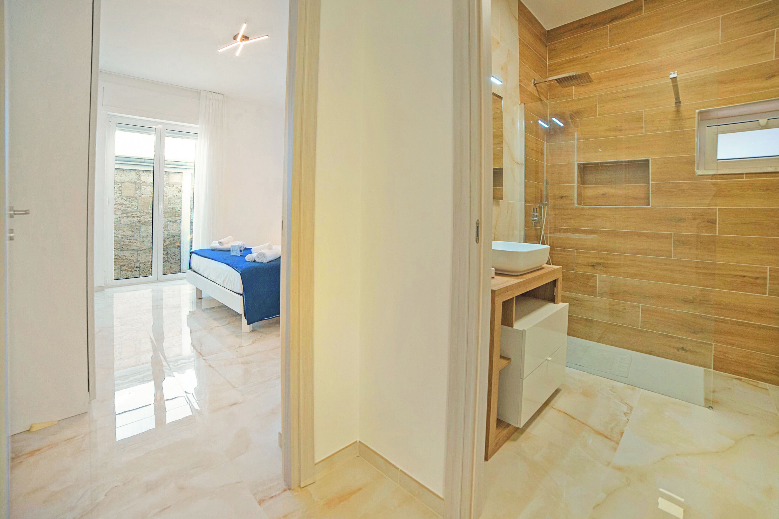 標準獨棟房屋, 多間臥室, 面海 (Villa Na' Lu' 1 with sea view) | 浴室 | 淋浴設備、坐浴桶、毛巾、肥皂