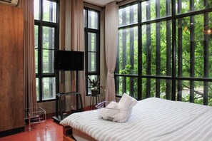 Deluxe Room | Free WiFi, bed sheets - The Melatonin Hostel  (Hat Yai)