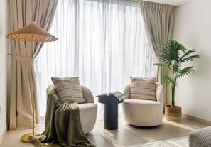 Interior - Luxurious 2BR Unit | Full Marina & Sea View (Dubai)