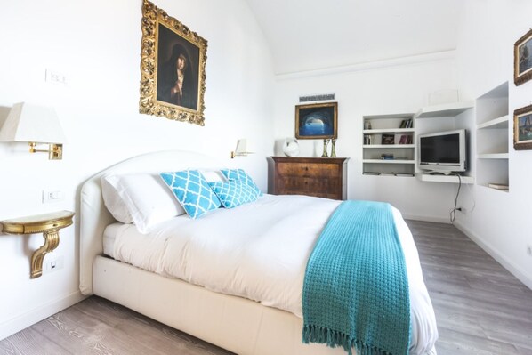 2 عدّة غرف نوم ومكواة/لوح كي وواي فاي مجانًا وملاءات أسرّة