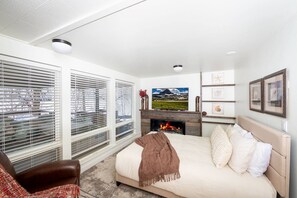 3 chambres, bureau, fer et planche à repasser, lit parapluie