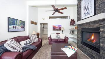 Smart TV, fireplace, video games, table tennis