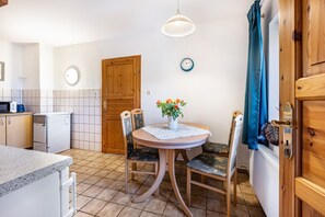 Dining - Holiday Home 'Himmelreich' with Private Terrace, Shared Garden and Wi-Fi (Barlt)