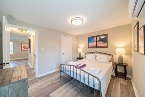 2 bedrooms, iron/ironing board, WiFi, bed sheets