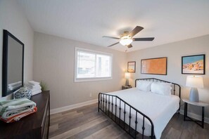 2 bedrooms, iron/ironing board, WiFi, bed sheets