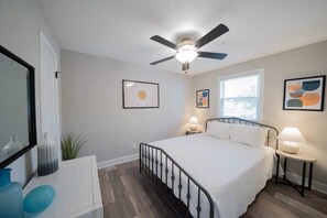 2 bedrooms, iron/ironing board, WiFi, bed sheets