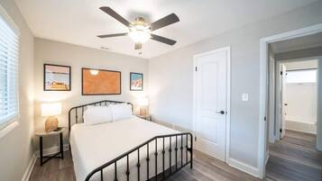 2 bedrooms, iron/ironing board, WiFi, bed sheets