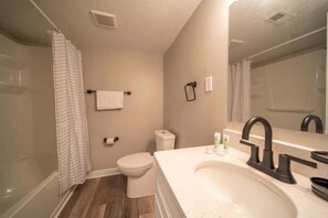 Doccia, asciugacapelli, asciugamani