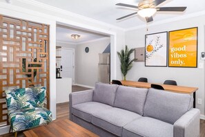 TV, offices - Sojourn Beach Front Paradise Cove Suite (Norfolk)