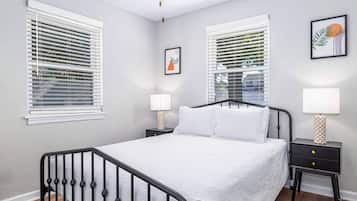 2 bedrooms, iron/ironing board, WiFi, bed sheets