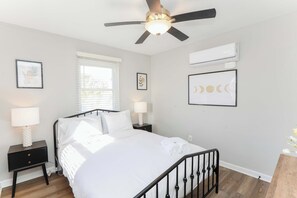 2 bedrooms, iron/ironing board, WiFi, bed sheets