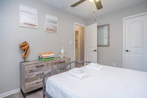 2 bedrooms, iron/ironing board, WiFi, bed sheets