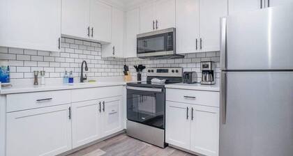 Hillside Cove - Plank Suite