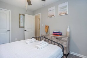 2 dormitorios, tabla de planchar con plancha, wifi y ropa de cama