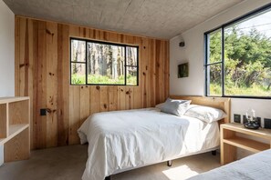 4 bedrooms, WiFi, bed sheets
