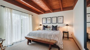 3 bedrooms, travel crib, free WiFi, bed sheets