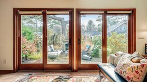 Unclassified image, 4 of 36, button