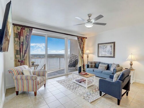 New! 1-King Bedroom and 2 Bath with Mystical View at Blue Heron Beach Resort