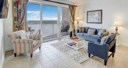 New! 1-King Bedroom and 2 Bath with Mystical View at Blue Heron Beach Resort