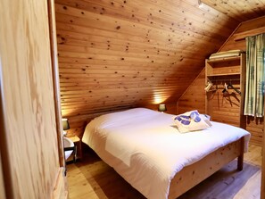 7 bedrooms, iron/ironing board, internet