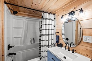 Hårføner, håndklær, såpe og sjampo